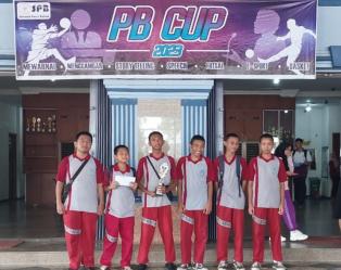 Panen Piala yang Ketiga SMPN 53 Batam Lewat Tim "Mobile Legends"