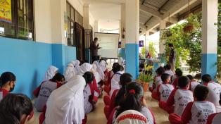 195 SISWA BARU SMPN 53 BATAM IKUTI MPLS SECARA DARING